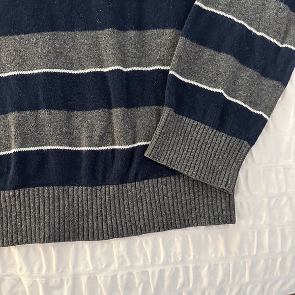 Tommy Hilfiger Crewneck Striped Sweater - Picture 2 of 6